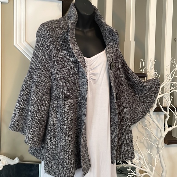 Nine & Co. by Nine West Sweater with Peplum Sleeves and bottom 🥰 - Picture 9 of 10